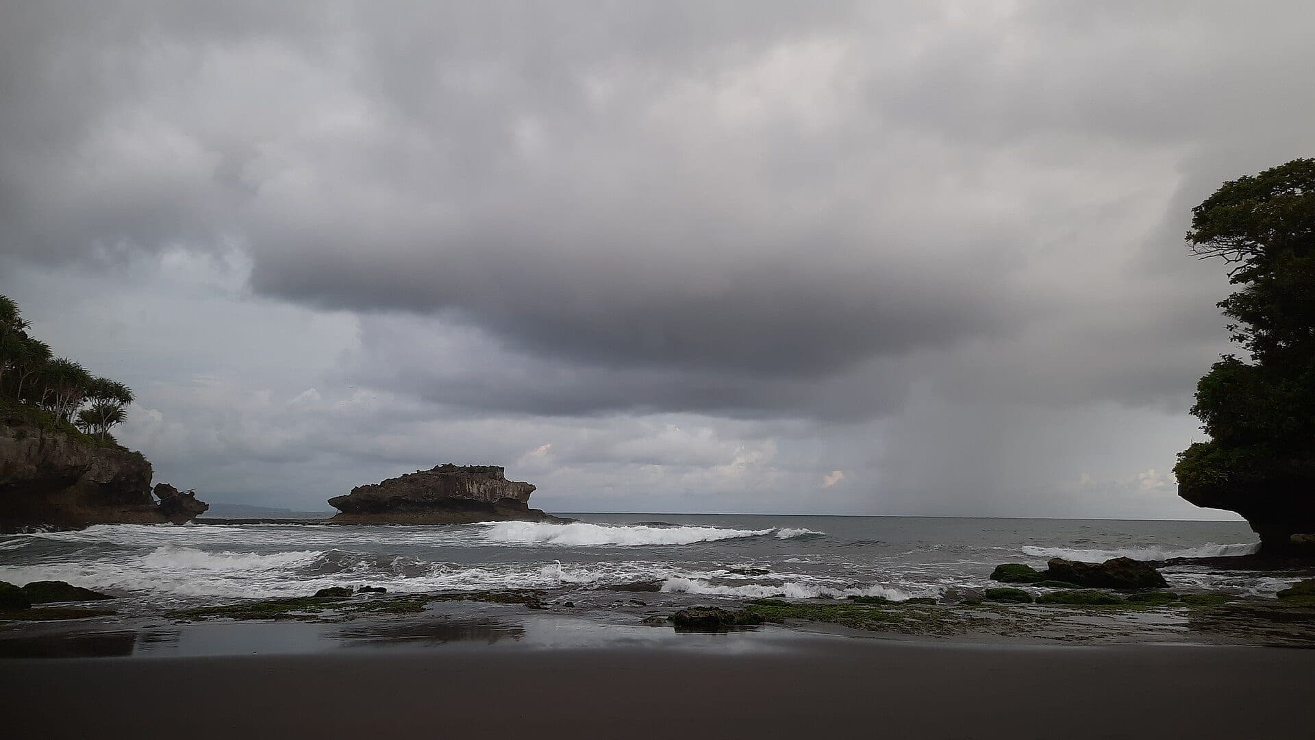 Pantai Madasari